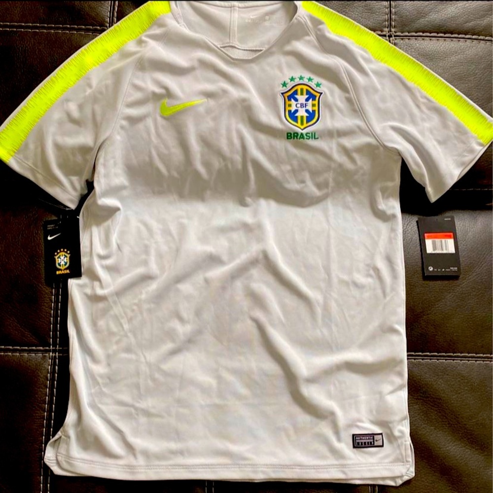 ***SOLD Mens Nike Brazil 2018 Team  Training Jersey
